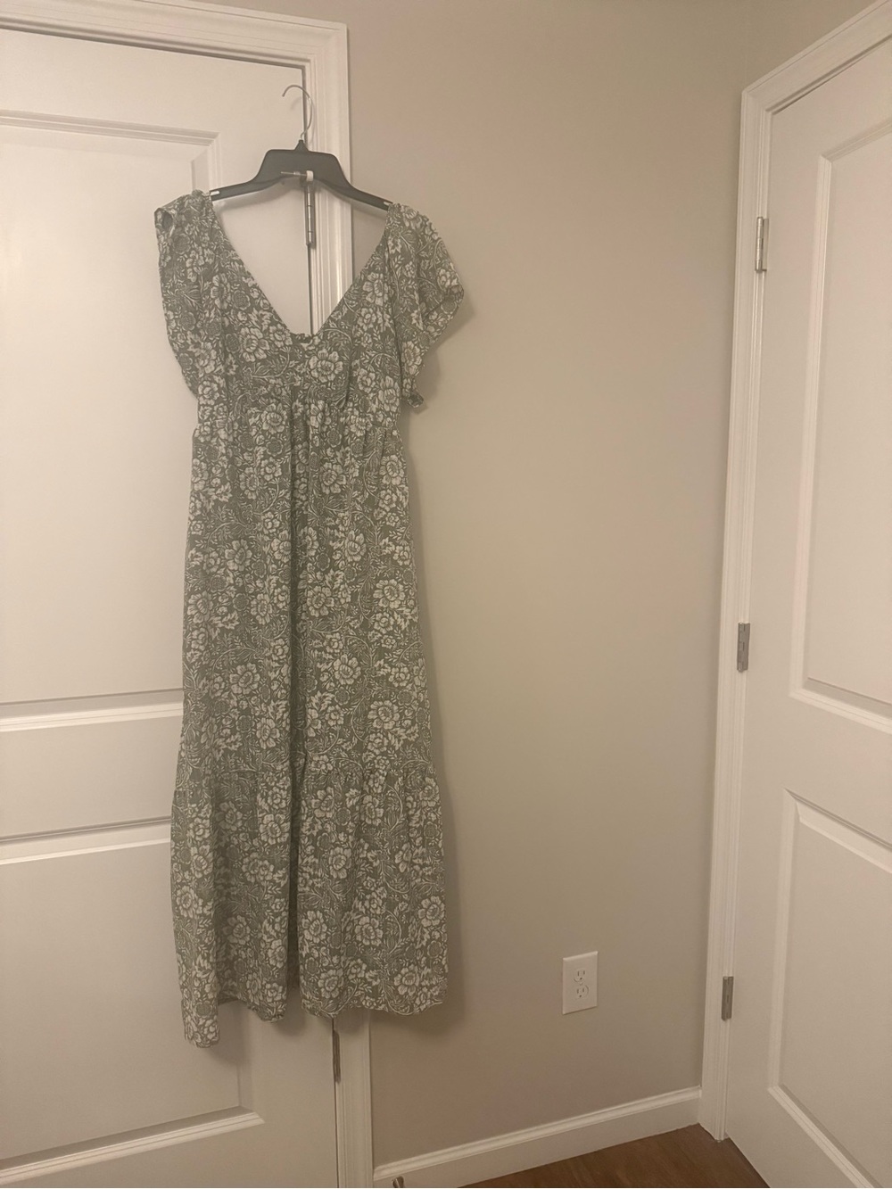 Universal Thread Olive Green Floral Maxi Dress with V-Neck